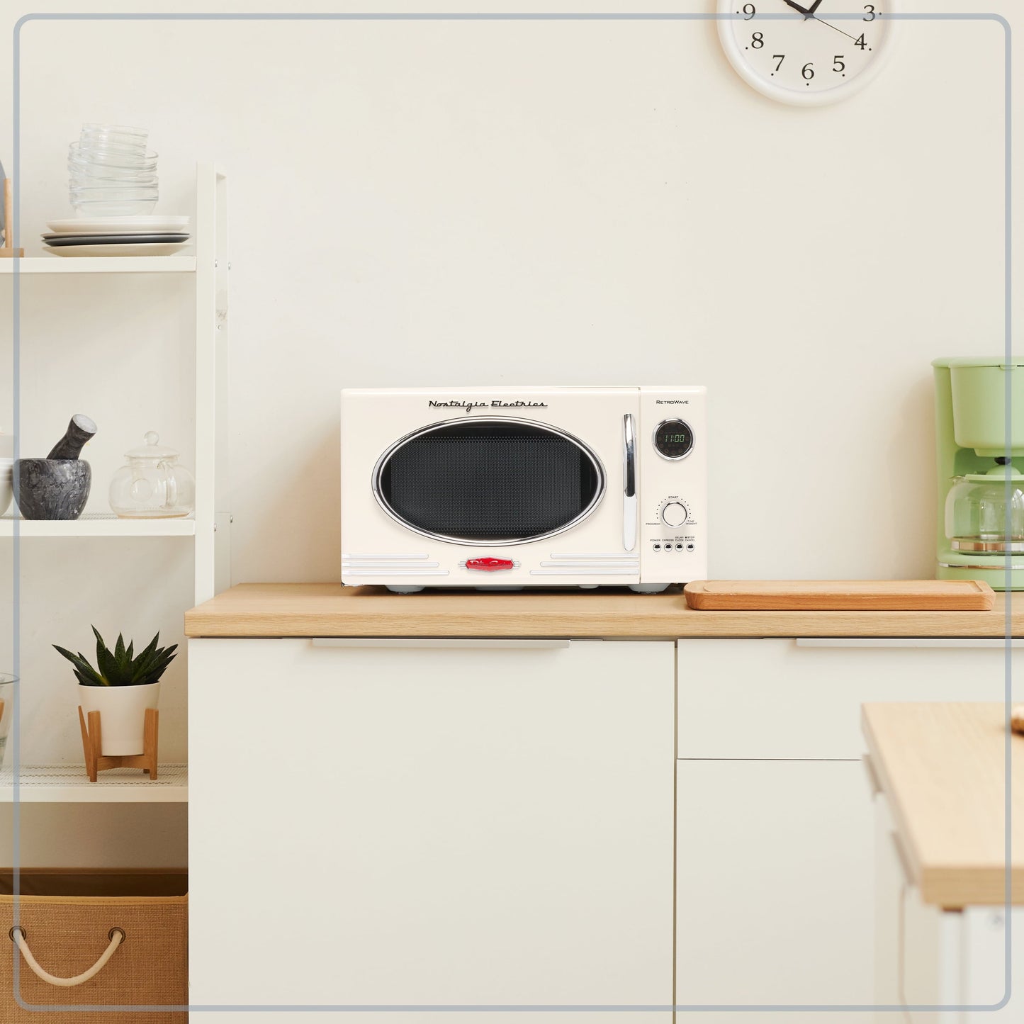 0.9 Cu Ft Retro Microwave Oven, 800W Countertop Microwave Oven with Digital Clock, White